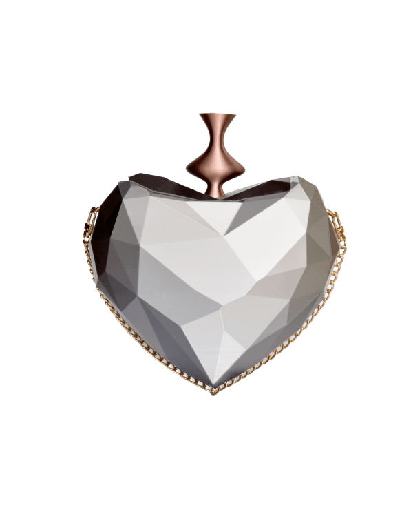 Bolso Dádiva diseñado por GalloBuey para la colección de Juan Duyos, corazón plata esculpido en 3D
