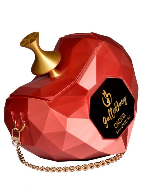 Bolso Dádiva Rojo diseñado por GalloBuey: un trampantojo (trompe-l'œil) que simula un frasco de perfume de Juan Duyos impreso en 3D